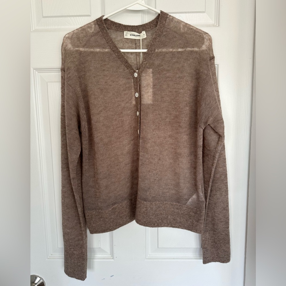 Everlane Lightweight V-Neck Henley Alpaca Sweater size M